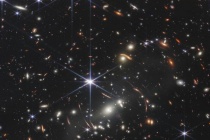 NASA công bố những bức ảnh màu đầu tiên được chụp từ vũ trụ
