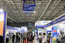 Chuỗi triển lãm về công nghệ, thiết bị điện và sản phẩm tiết kiệm năng lượng thu hút gần 500 gian hàng trưng bày