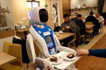 Google ra mắt robot phục vụ