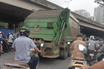 Hà Nội: Yêu cầu xử lý nghiêm xe chở rác lưu thông trong giờ cấm gây ùn tắc