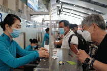 Ưu tiên làm thủ tục bay với hành khách dùng thẻ căn cước công dân gắp chíp