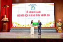 Vietcombank trao tặng học bổng trị giá 200 triệu đồng cho sinh viên HVTC 