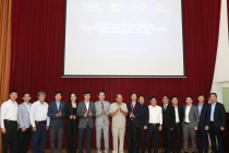 Hội Doanh nhân trẻ Việt Nam trao các thiết bị công nghệ thông tin cho Khu Công nghệ cao TP. HCM