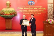 Trao Huy hiệu 55 năm tuổi Đảng tặng Tổng Bí thư Nguyễn Phú Trọng