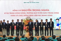 Trưởng Ban Tuyên giáo Trung ương chúc mừng các cơ sở y tế nhân ngày 27/2