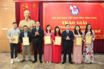Trao giải cuộc thi báo chí với chủ đề “Bác Hồ với Vĩnh Phúc”