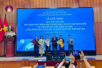 Nhà xuất bản Khoa học và Kỹ thuật: Giới thiệu tem thông minh chống sách giả