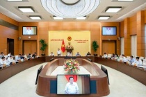 UBTVQH cho ý kiến về báo cáo báo giám sát đổi mới chương trình, sách giáo khoa