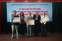 23 cá nhân được Đảng ủy VUSTA trao Huy hiệu Đảng