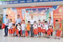 Chương trình 'Vầng trăng yêu thương' món quà ý nghĩa dành tặng các em mầm non ở Ứng Hoà