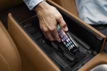iPhone 15 quá nóng khi sử dụng tính năng sạc không dây trong ô tô