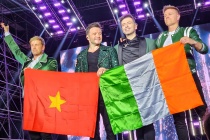Westlife 'cháy' hết mình ôn lại thanh xuân cùng fan Việt