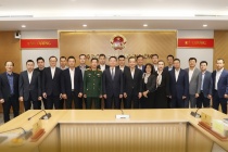 Bộ trưởng Nguyễn Mạnh Hùng gặp mặt các CEO của Viettel Global