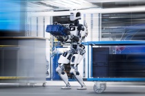 Mercedes-Benz đưa robot hình người vào sản xuất xe