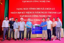 CMC trao tặng 07 bộ máy vi tính cho UBND xã Chân Lý (Hà Nam)