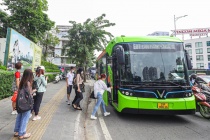 ‘Xanh hóa’ hệ thống giao thông công cộng