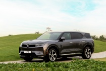 Chủ xe VF 9: Xe siêu sang cũng không bằng VF 9, giá ngon, được chăm sóc như “chủ tịch”