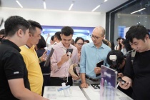 Hơn 50.000 iPhone 16 đến tay người dùng Việt, phần lớn chọn Pro Max Titan sa mạc