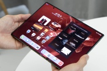 Điện thoại gập ba Mate XT của Huawei đắt gấp ba lần Iphone 16 Pro có gì đặc biệt?