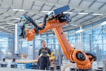 Vì sao doanh số bán robot công nghiệp tại Anh dự báo giảm mạnh trong năm 2024?