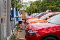 Xe điện VinFast bán chạy nhất thị trường, chủ cây xăng tư nhân chuyển hướng sang kinh doanh trạm sạc xe điện
