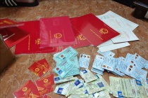 Công an Hà Nội liên tiếp triệt phá các vụ làm giả tài liệu, lừa đảo ngân hàng
