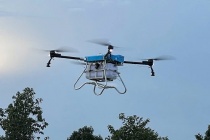 Phát triển drone chăm sóc cây công nghiệp
