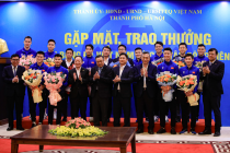 Bầu Hiển thưởng 4,4 tỷ đồng cho cầu thủ CLB Hà Nội và Công an Hà Nội sau chức vô địch ASEAN Cup 2024