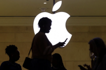 Lo bị áp thuế quan, Apple tuyên bố rót 500 tỷ đầu tư vào Mỹ