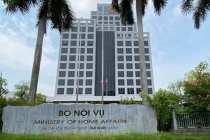 Bộ Nội vụ đề nghị tạm dừng giải quyết chế độ cho cán bộ không tái cử, tái bổ nhiệm