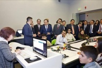 Chủ tịch Quốc hội tham quan Trung tâm Công nghệ sáng tạo TUMO của Armenia