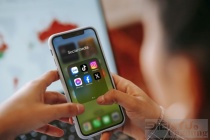 Zalo thu phí đắt để nâng tầm sản phẩm, hay chỉ đơn thuần tận thu?