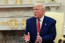 Donald Trump miễn thuế đối ứng cho smartphone, máy tính và các linh kiện công nghệ