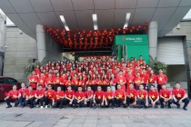 Những khoảnh khắc tháng 4 khó quên: VPBanker cùng nhau mặc áo cờ đỏ sao vàng, hát Quốc ca