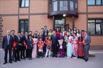 Tổng Bí thư Tô Lâm gặp gỡ cán bộ Đại sứ quán và cộng đồng người Việt Nam tại Kazakhstan