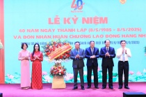 Tạp chí Người Hà Nội vinh dự đón nhận Huân chương Lao động hạng Nhì