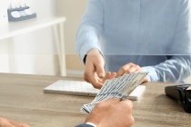 Cẩn thận mất tiền khi sử dụng dịch vụ chuyển tiền sang nước ngoài