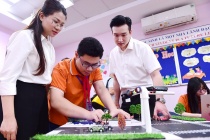 Hai học sinh lớp 8 thiết kế sản phẩm AI giải quyết ùn tắc giao thông