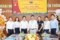 Lễ công bố quyết định thành lập Chi bộ Trường Cao đẳng Ngoại ngữ – Công nghệ và Truyền thông