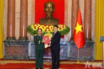 Chủ tịch nước trao Quyết định thăng quân hàm; cấp bậc hàm Đại tướng, Thượng tướng đối với sĩ quan Quân đội và Công an