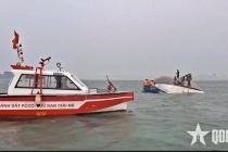 Vụ lật tàu tại Quảng Ninh: Thủ tướng yêu cầu khẩn trương tìm kiếm cứu nạn, khắc phục hậu quả