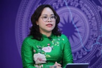 Mạnh dạn đưa robot AI phục vụ hành chính công