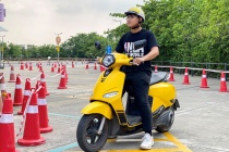 Người dân ba miền hào hứng mang xe máy xăng cũ đi đổi xe điện mới: Lên đời xe xịn, giá ưu đãi hấp dẫn với thủ tục siêu nhanh gọn