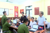 Xã Vân Đình tăng tốc đổi thẻ đảng viên, hướng tới chuyển đổi số đồng bộ