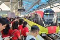 Tàu điện chạy xuyên đêm, xe buýt kéo dài thời gian hoạt động phục vụ đại lễ