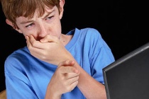 Cảnh báo: Lừa đảo, khiêu dâm từ web “đen” tấn công giới trẻ