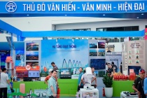 Người dân khắp nơi vẫn nườm nượp đổ về Trung tâm Triển lãm Quốc gia để tham quan