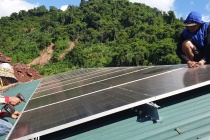 Nghệ An: Trao tặng bộ điện pin mặt trời cho trường PTDTBTTH Mỹ Lý 2