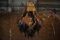 Trung Quốc thiếu rác cho các nhà máy điện rác