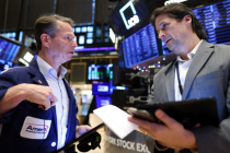 Chứng khoán Mỹ lập kỷ lục nhờ cổ phiếu công nghệ, giá dầu giảm do cung tăng
